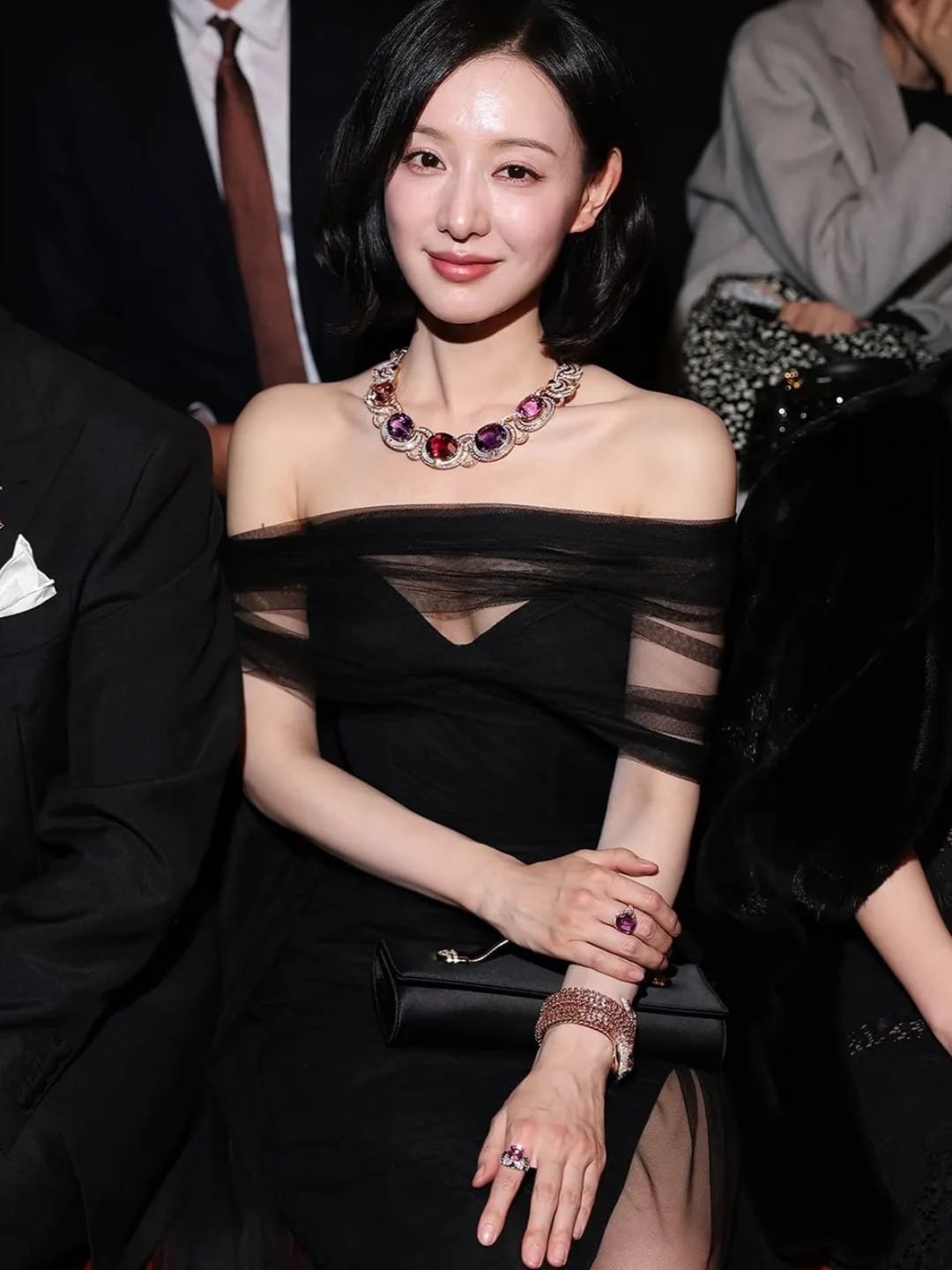 Kim Ji Won in Monique Lhuillier at Bulgari Ecleticca Milan